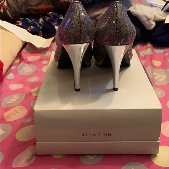 Silver heels!!! - Picture 6 of 6